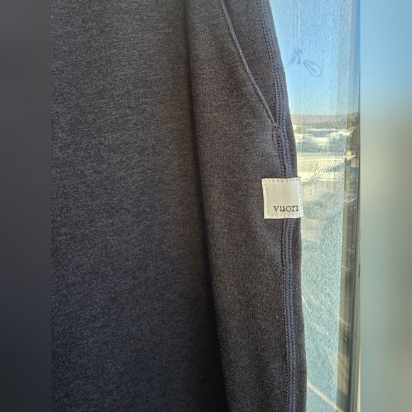 Vuori Charcoal Joggers with Logo Patch - Picture 6 of 10